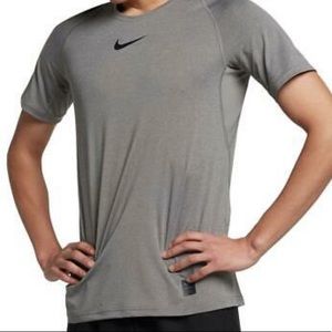 Nike Pro Men’s short sleeve shirt